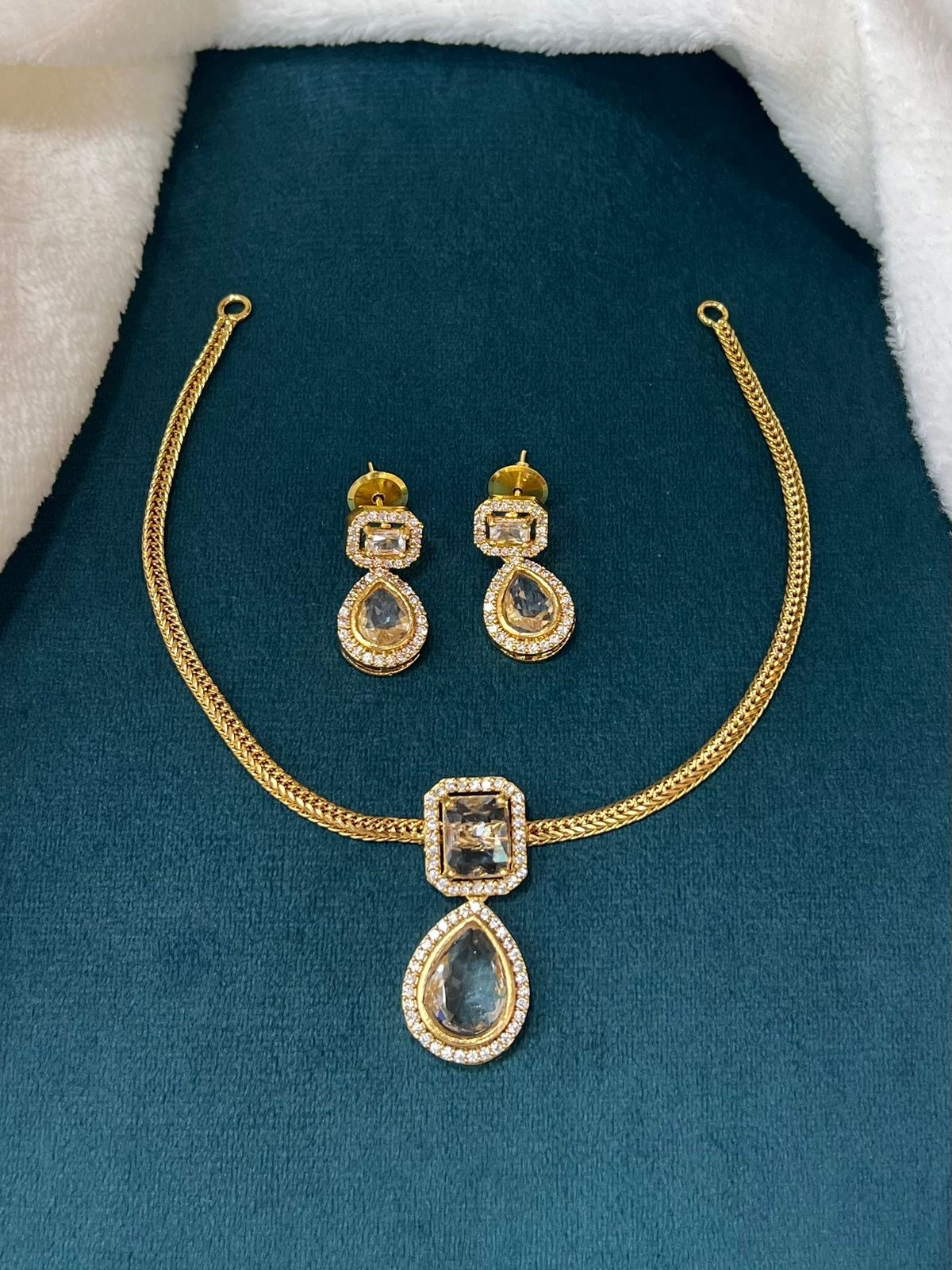 Ad Stone Necklace With Earring Ne0062 White
