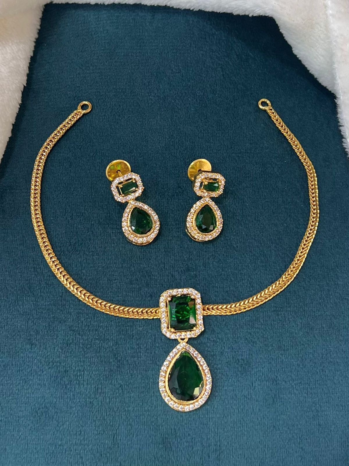 Ad Stone Necklace With Earring Ne0059 White With Greeni