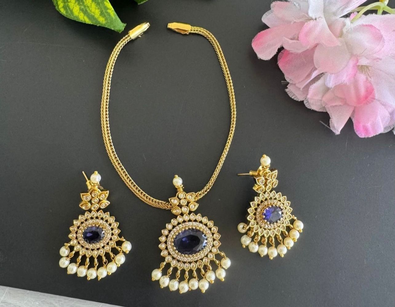 Matt Necklace With Earring Violet Sn0230