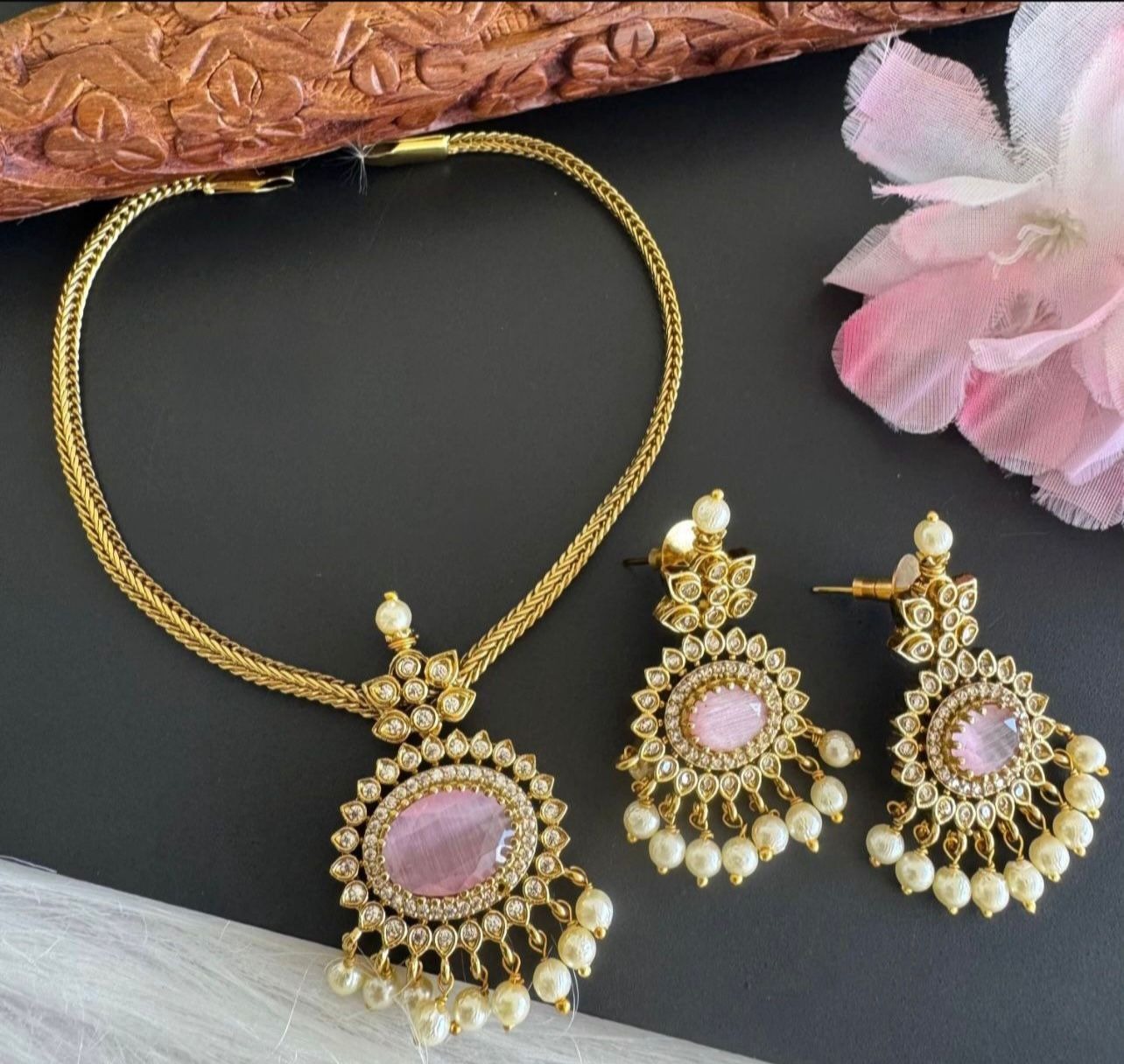 Matt Necklace With Earring Pink Sn0234