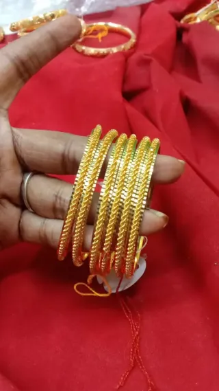 2.4 Bangle 240183