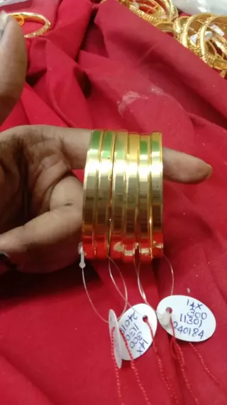 2.4 Bangle 240184