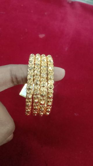 2.2 Bangles 220023