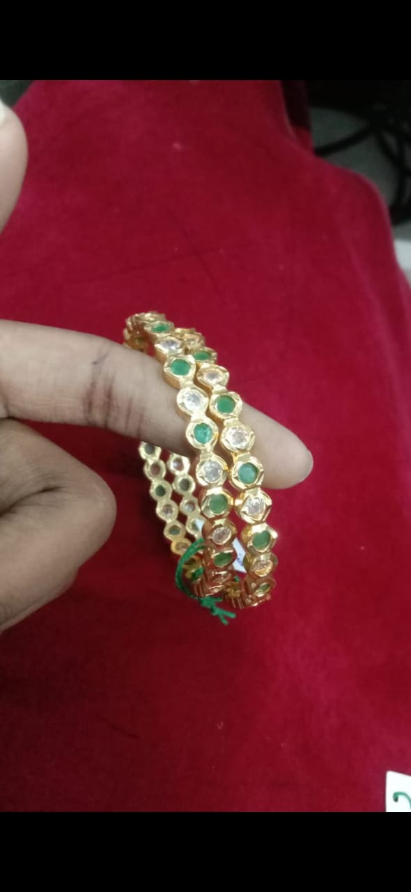 Stone Iympon Bangle