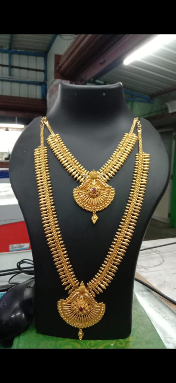 Forming Aaram Necklace