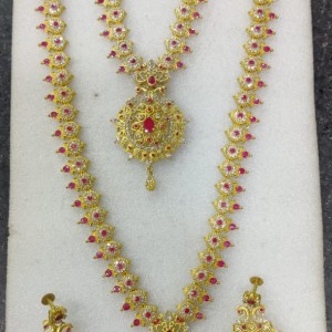 Aaram Necklace Set