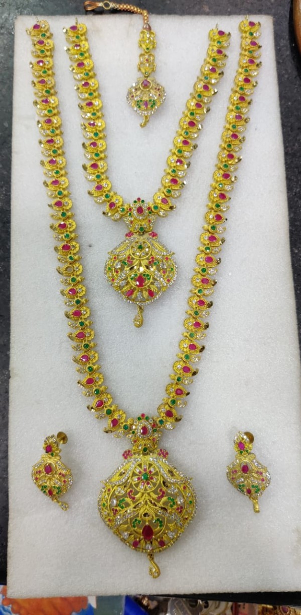 Aaram Necklace Set