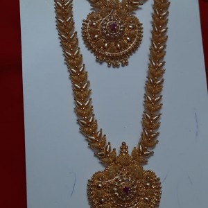 Arumbu Necklace & Aaram