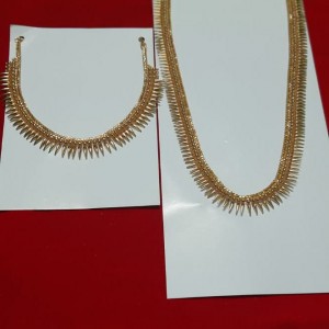 Arumbu Necklace Aaram