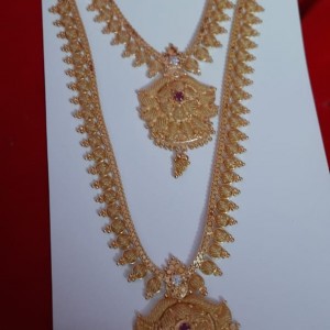 Aaram & Necklace Set