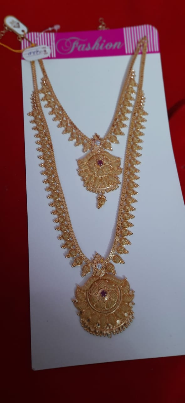 Aaram & Necklace Set