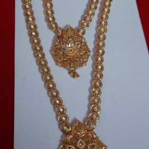 Aaram & Necklace Set